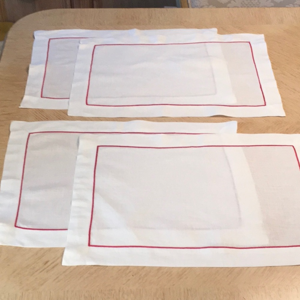 Linen Placemats with Red Stitched Border (4)
